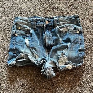 Kendall & Kylie Jean shorts, size 27” (S)